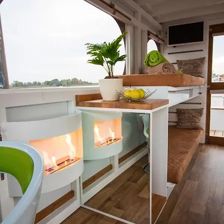 Botel Lisa Boot 3