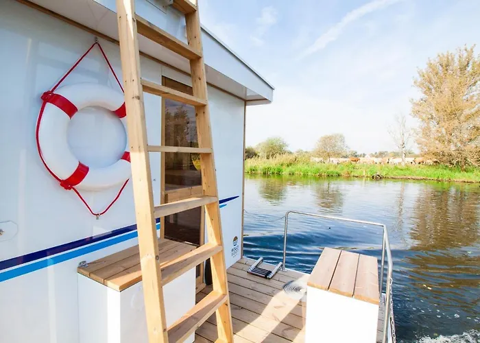 Lisa Boot 3 보트호텔 Priepert